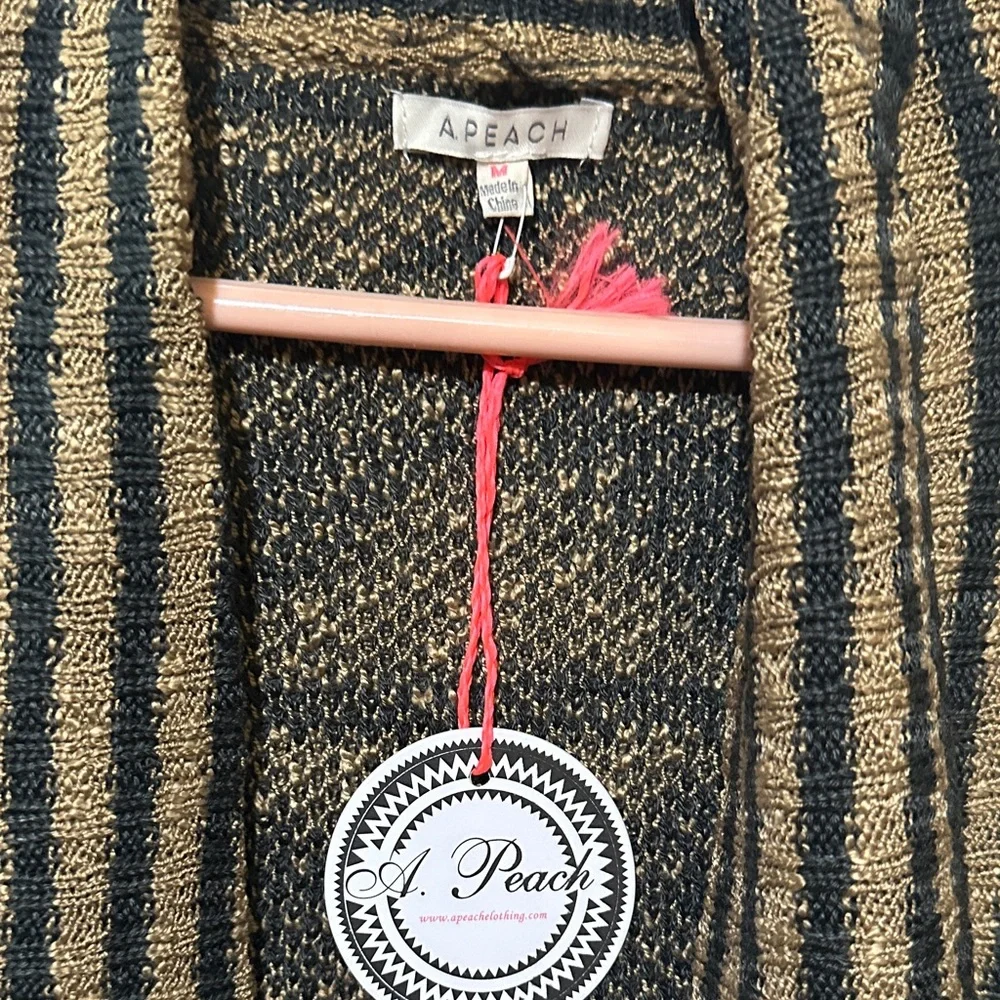 A Peach Chic Geometric Black and Tan Cardigan - Picture 2 of 6